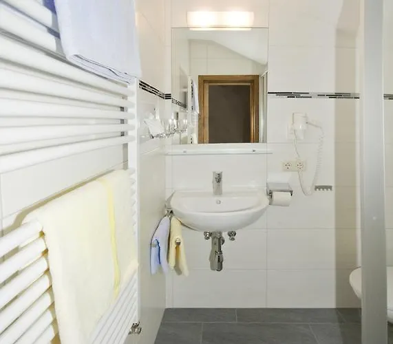 לינה וארוחת בוקר Riedlsperger 3*